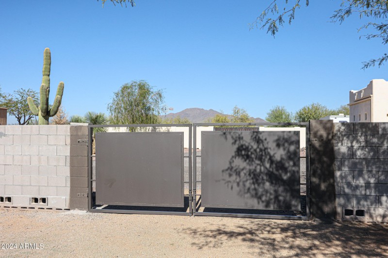 RV gate