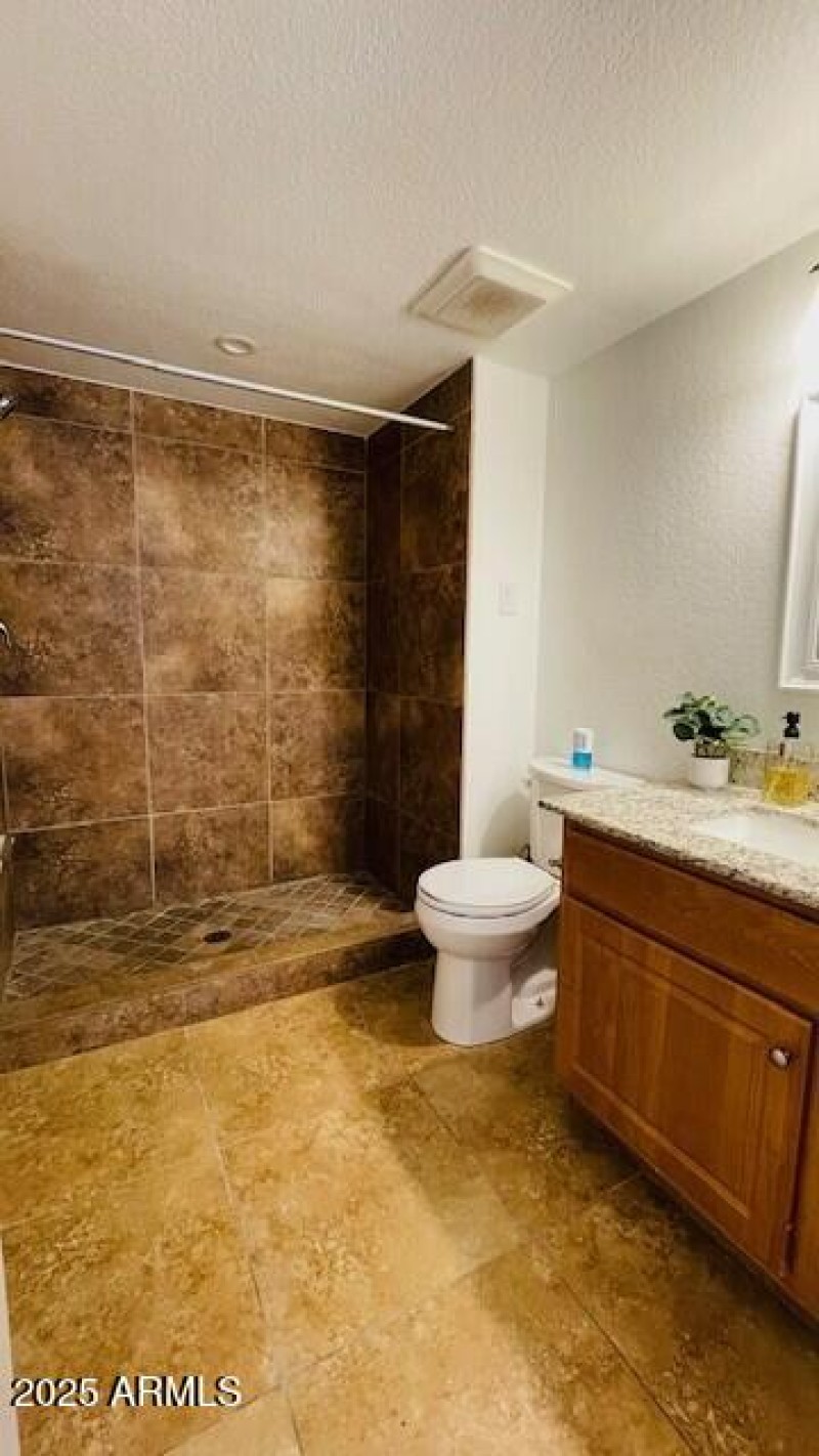 BATHRM 3810 N Maryvale Pkwy Apt 1068 Nid