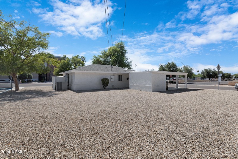 923 N Country Club Dr-20
