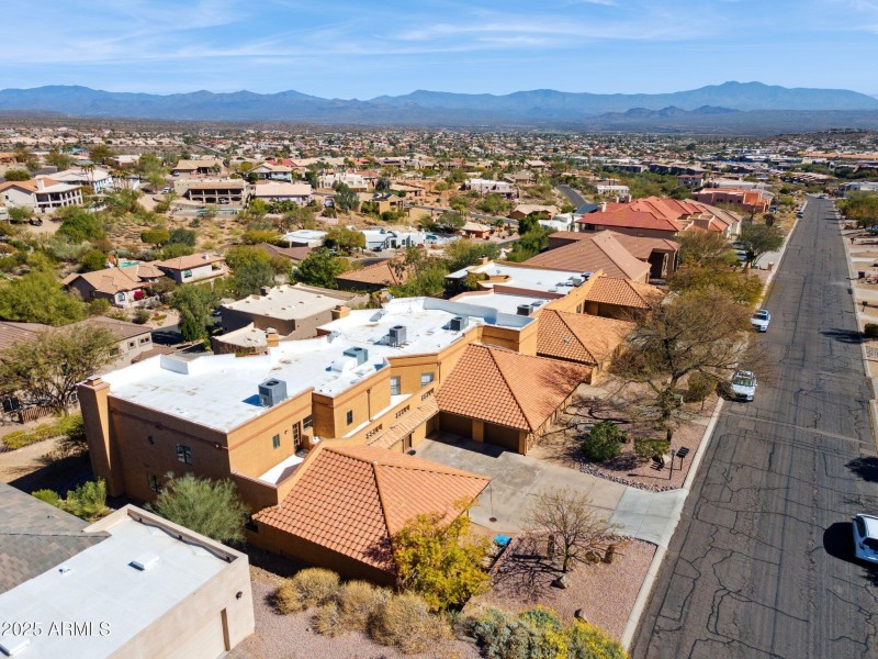 Ariel View, Street