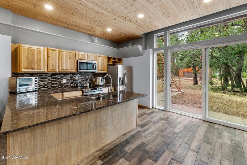 009_Kitchen