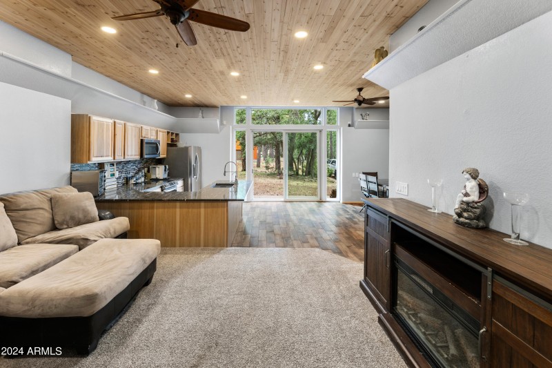 012_LivingKitchen Area