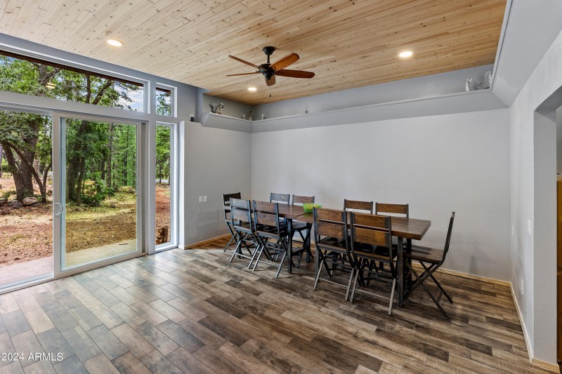 014_Dining Area