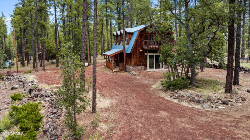 029_Aerial Side ViewDriveway