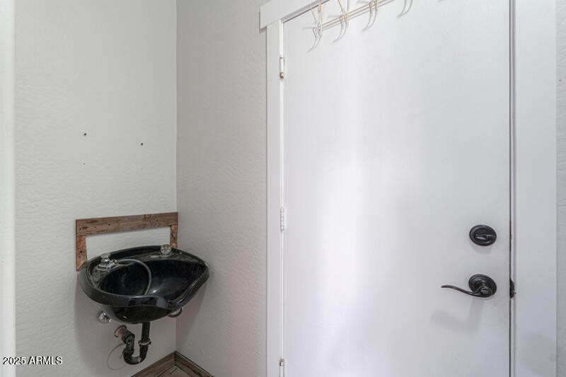 Laundry niche plumbed for sink
