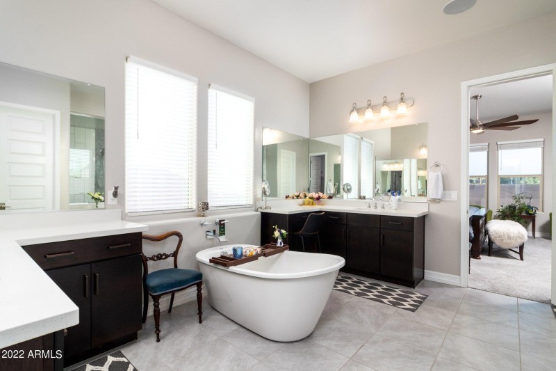 Stand alone Garden Tub
