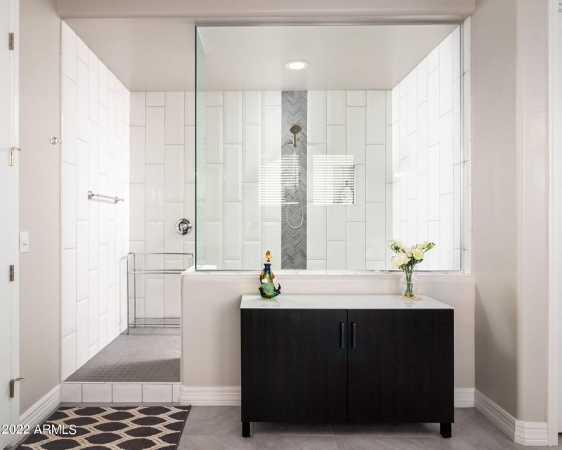 WALK IN SHOWER