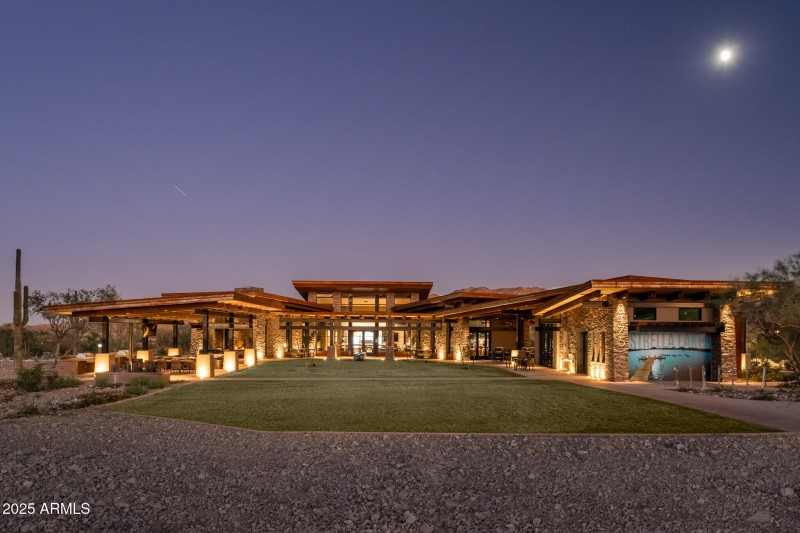 Casa Lucero
