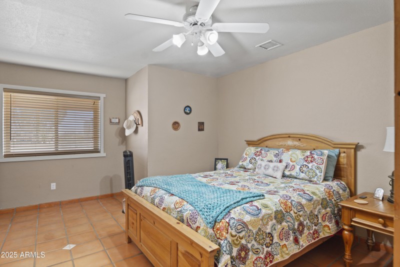 48236 N 519th Ave00028