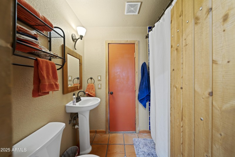 48236 N 519th Ave00030
