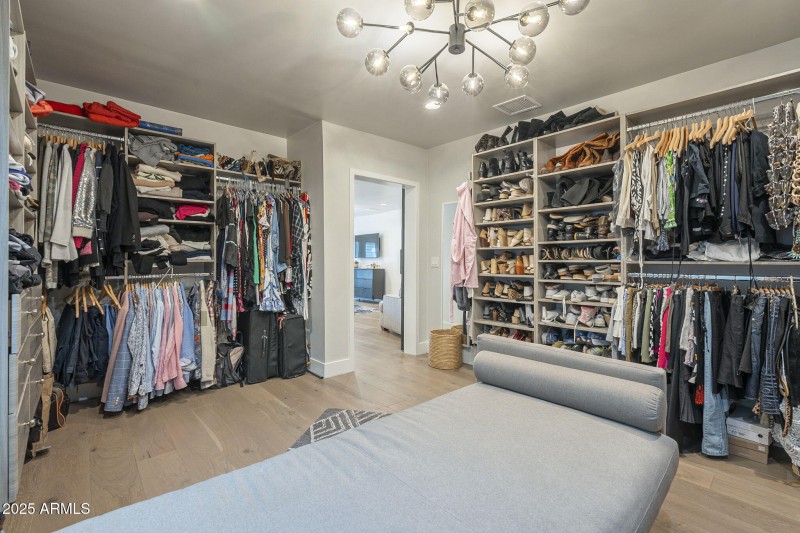 Walk in closet