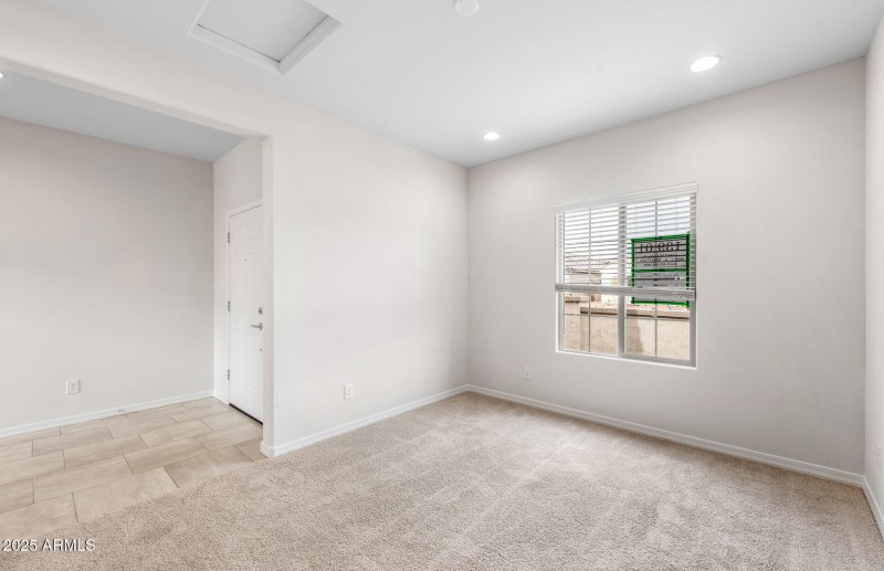 Den / Entry
