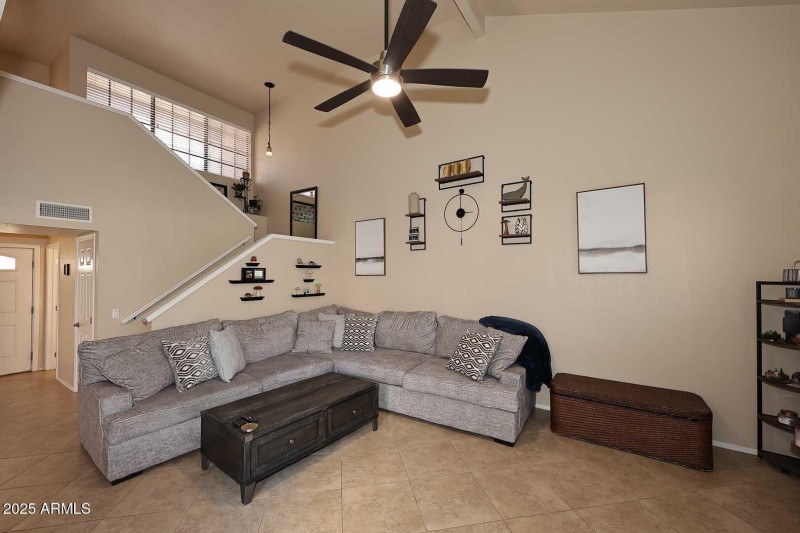 Geat Room2
