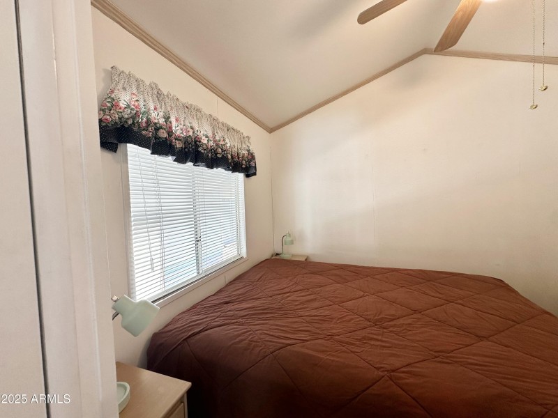 QUEEN SIZE BED