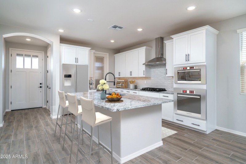 4B) KITCHEN