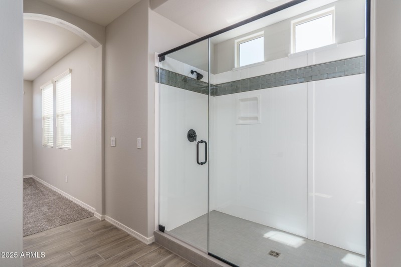 15) PRIMARY BATH