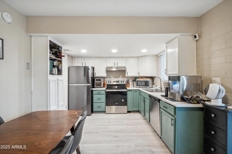 06-Kitchen
