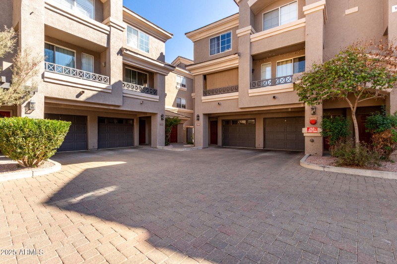 03 - Paradise Village 1068