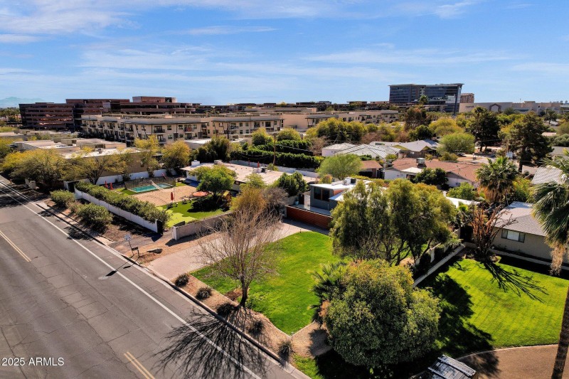 26-web-or-mls-6929-e-chaparral-rd