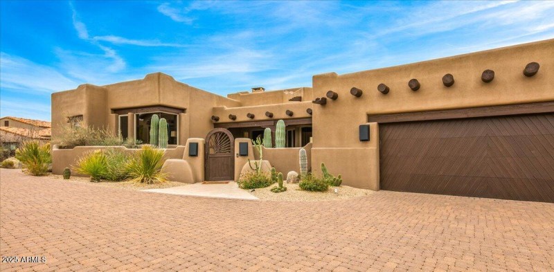 08-Driveway Views