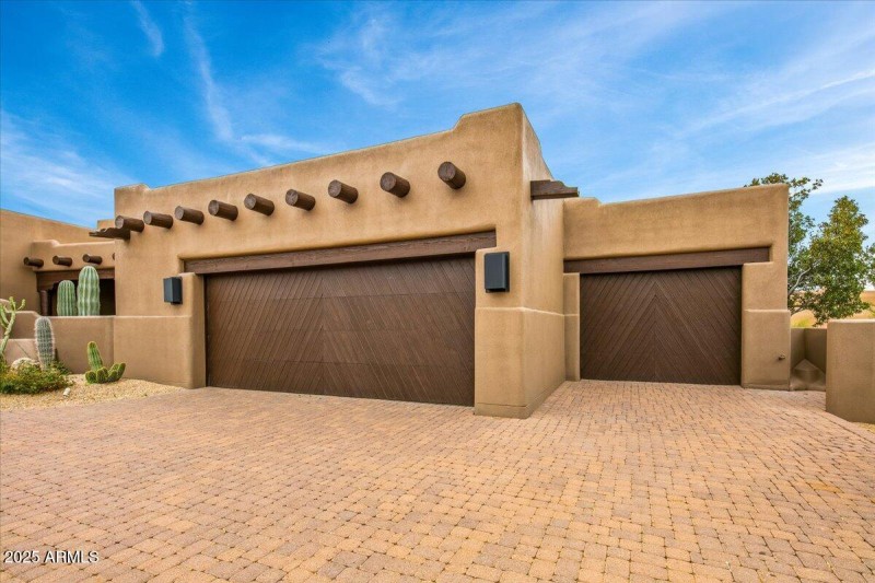 09-Garages