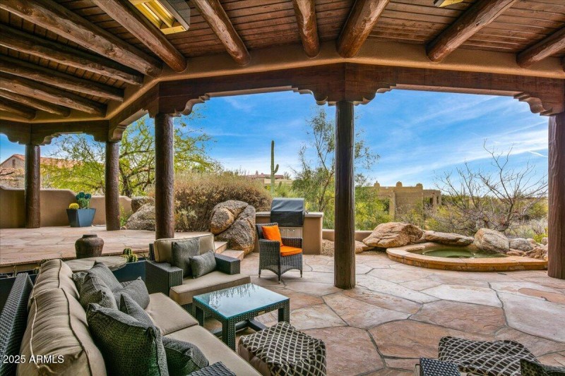 53-Outdoor Living Area Views