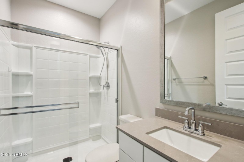 16-web-or-mls-E Texas Ave-016
