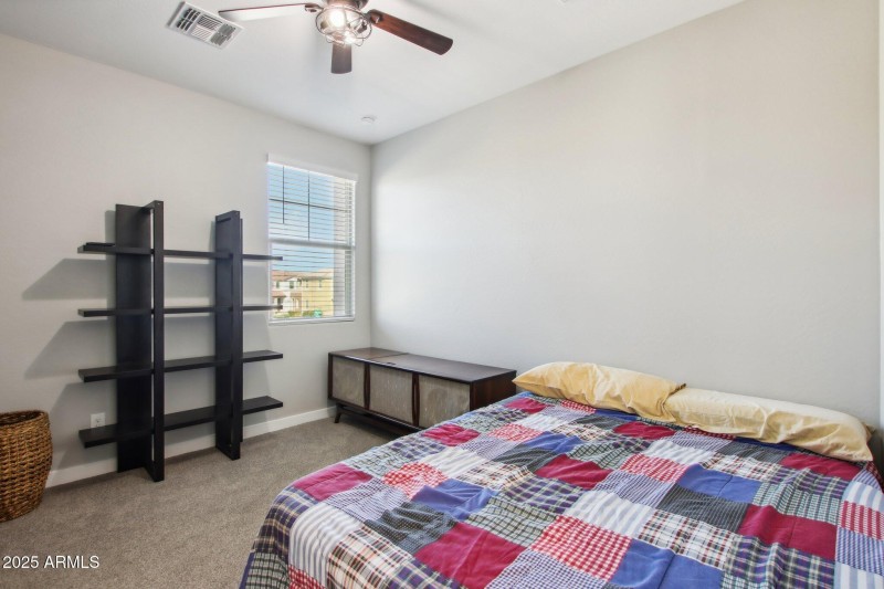 18-web-or-mls-E Texas Ave-018