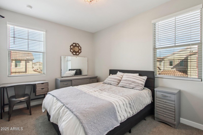 20-web-or-mls-E Texas Ave-020
