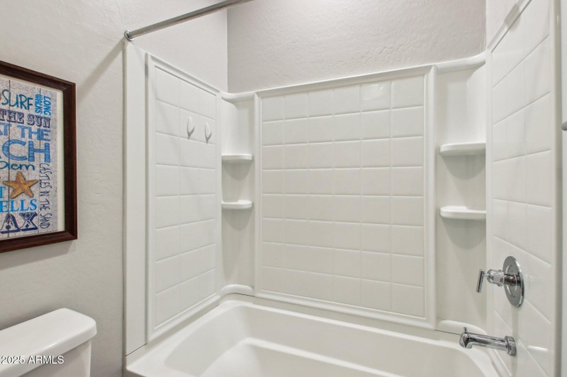 23-web-or-mls-E Texas Ave-023