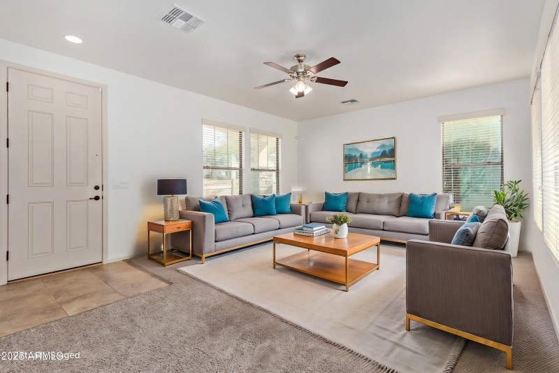07-Wildhorse - Living Room - Modern - 1