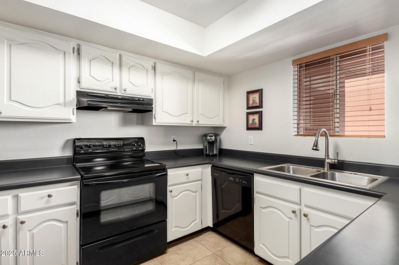 05 Kitchen
