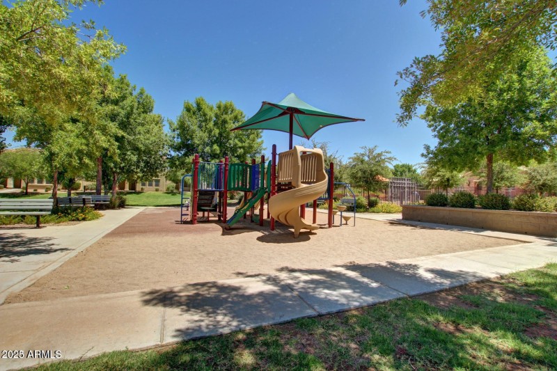 Playground Knolls