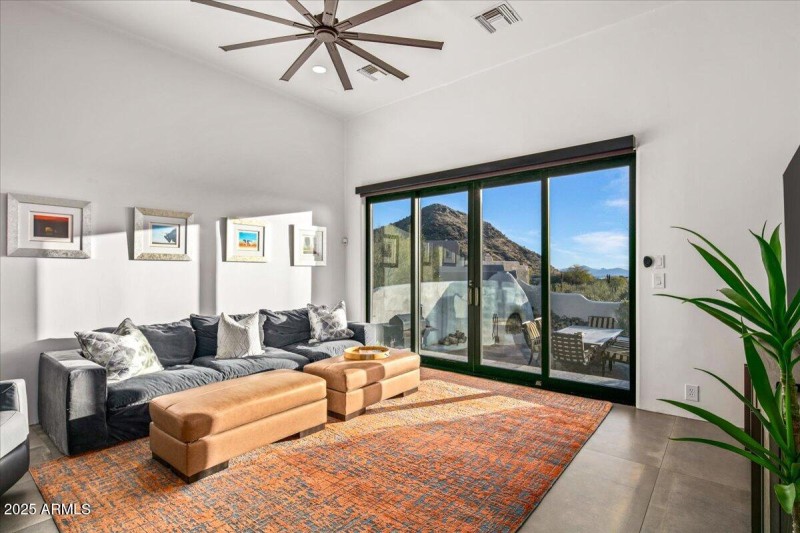 30-Family Room