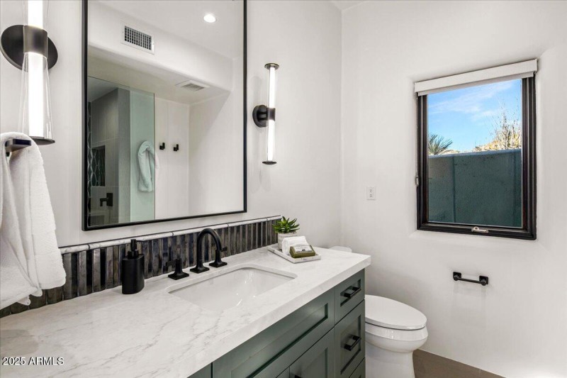 49-Ensuite 2 Bath