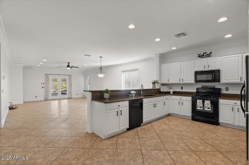 Kitchen & Great Room
