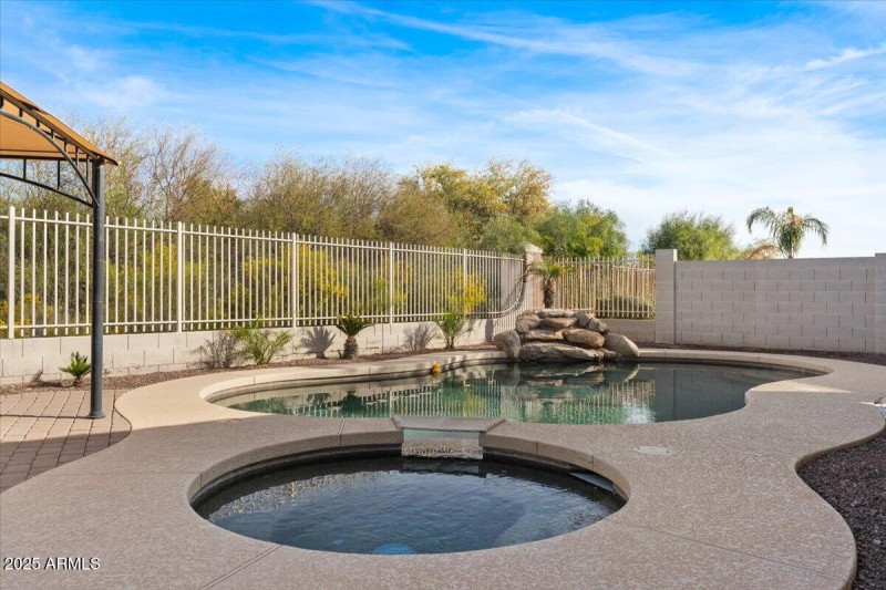 Spa & Pool