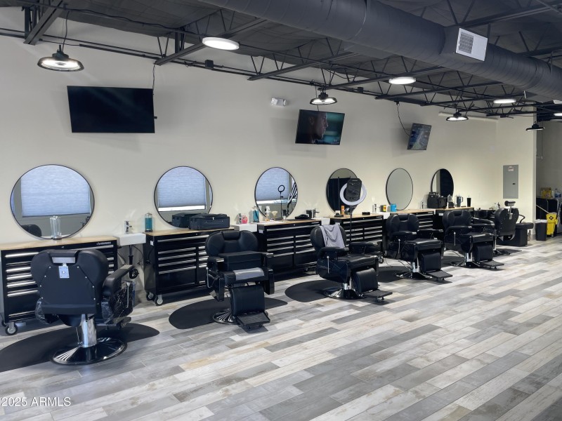 Barber Shop 6