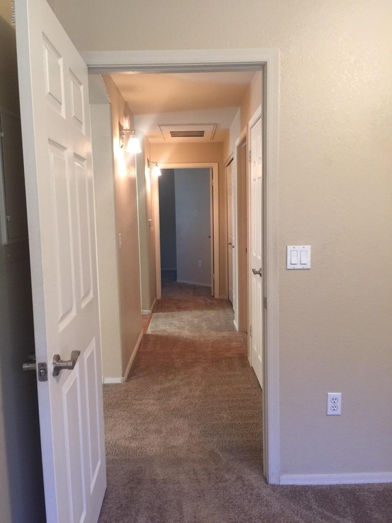 2 bdrm looking to Master bdrm