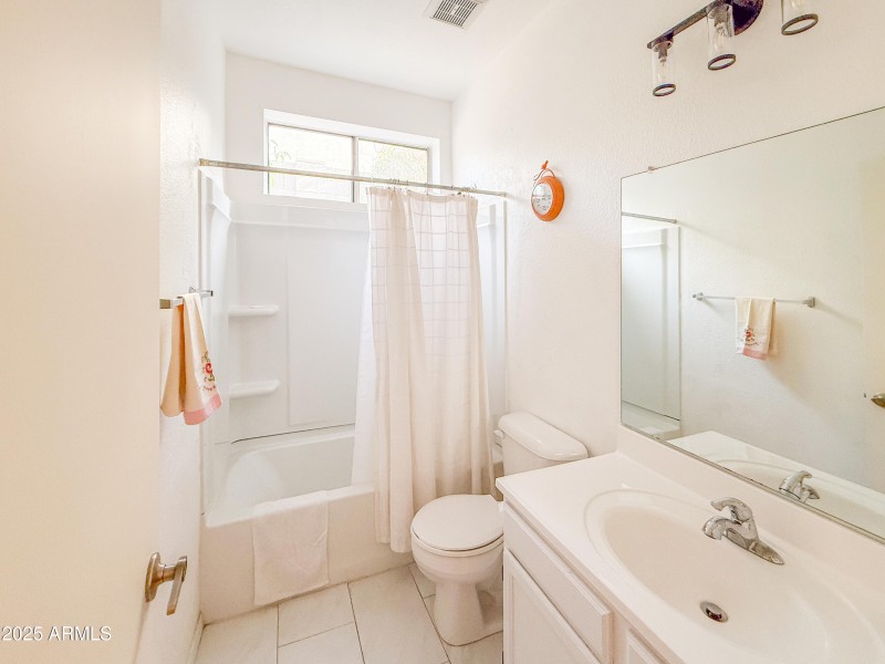 downstairs_bathroom-1