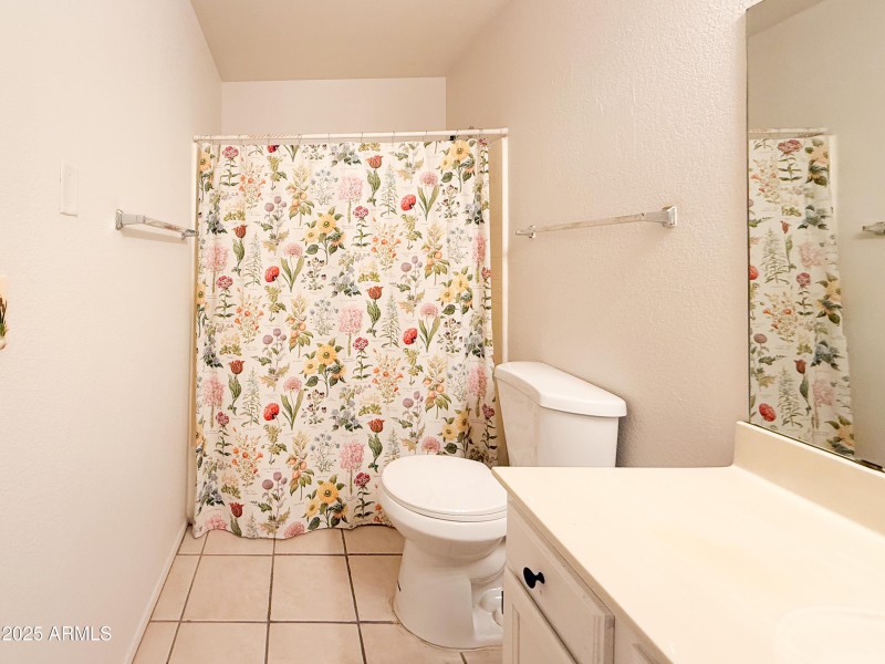 upstairs_bathroom-2