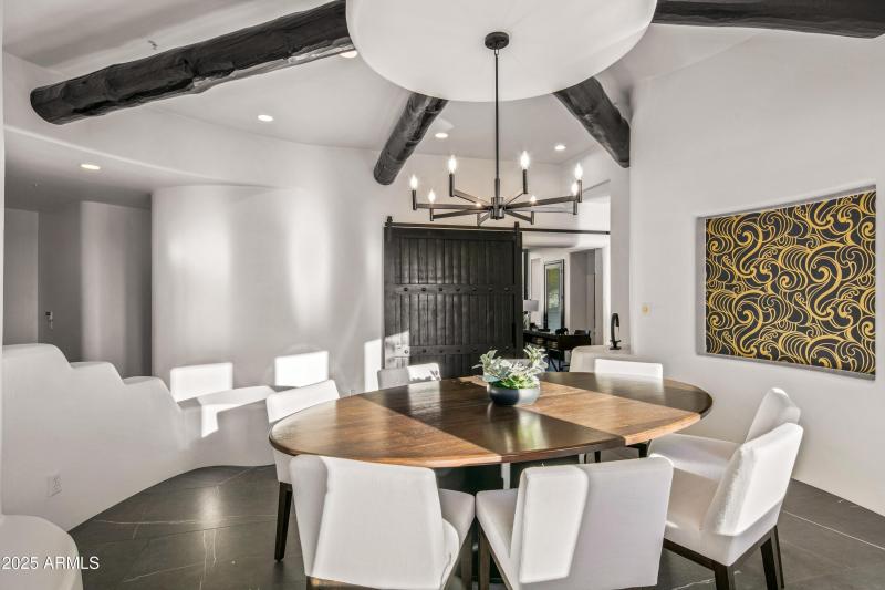 016_Dining to Barned Door Office