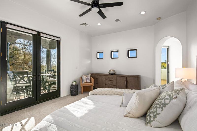 036_Primary Suite Views