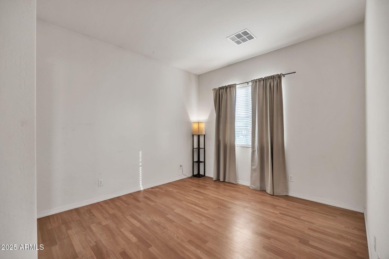 5634_N_82nd_Ave_Glendale_AZ_85303_USA-Ot