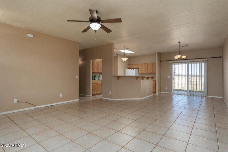 02-10193 E Windtalker Rd -April 06, 2023