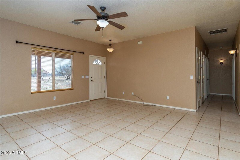08-10193 E Windtalker Rd -April 06, 2023