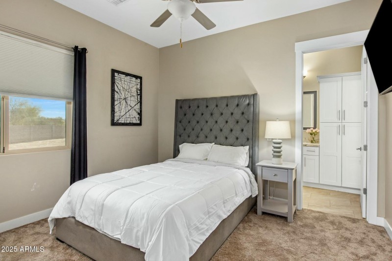 Bedroom #1 w/en suite