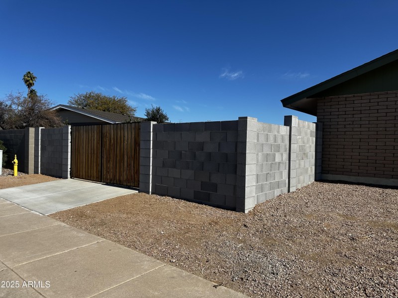 RV Gate