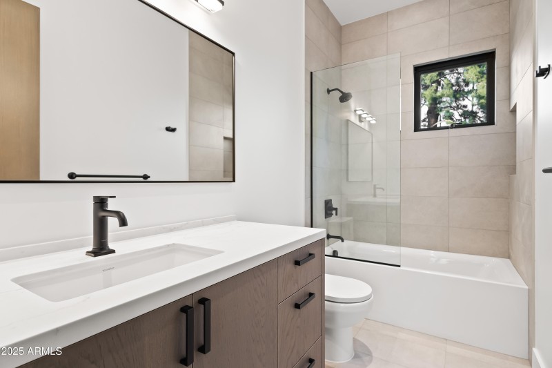 SECONDARY BATHROOM 2