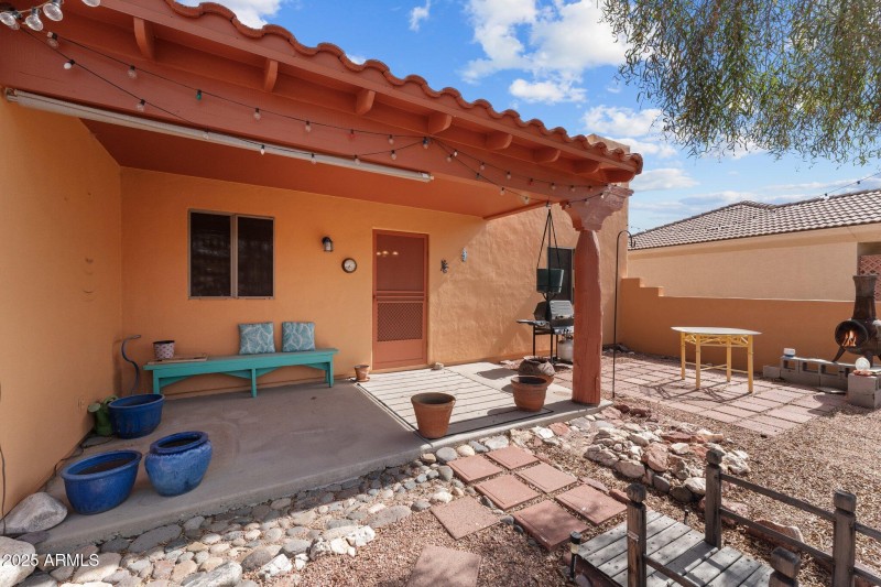 Back Patio and yard (2)